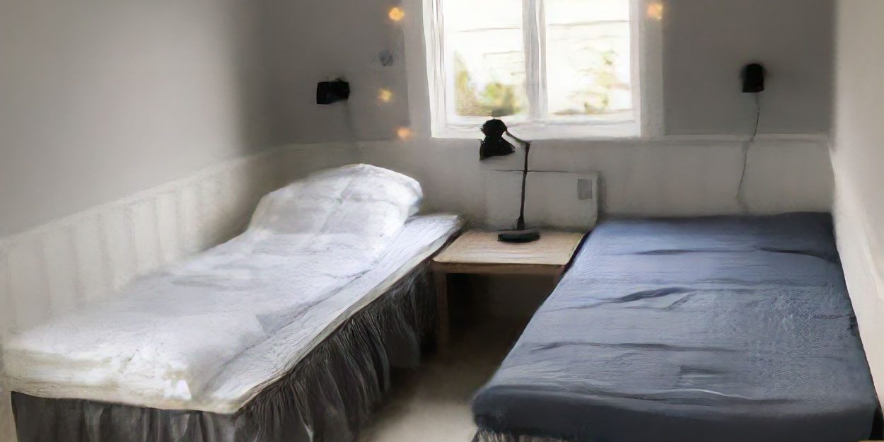 Nymålat sovrum i Pigstugan