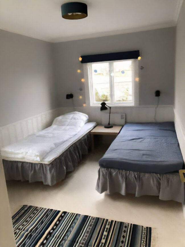 Nymålat sovrum i Pigstugan