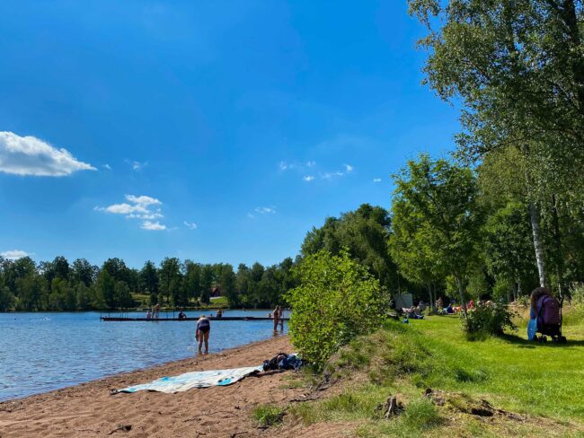 Strand och bad vid Mycklaflon